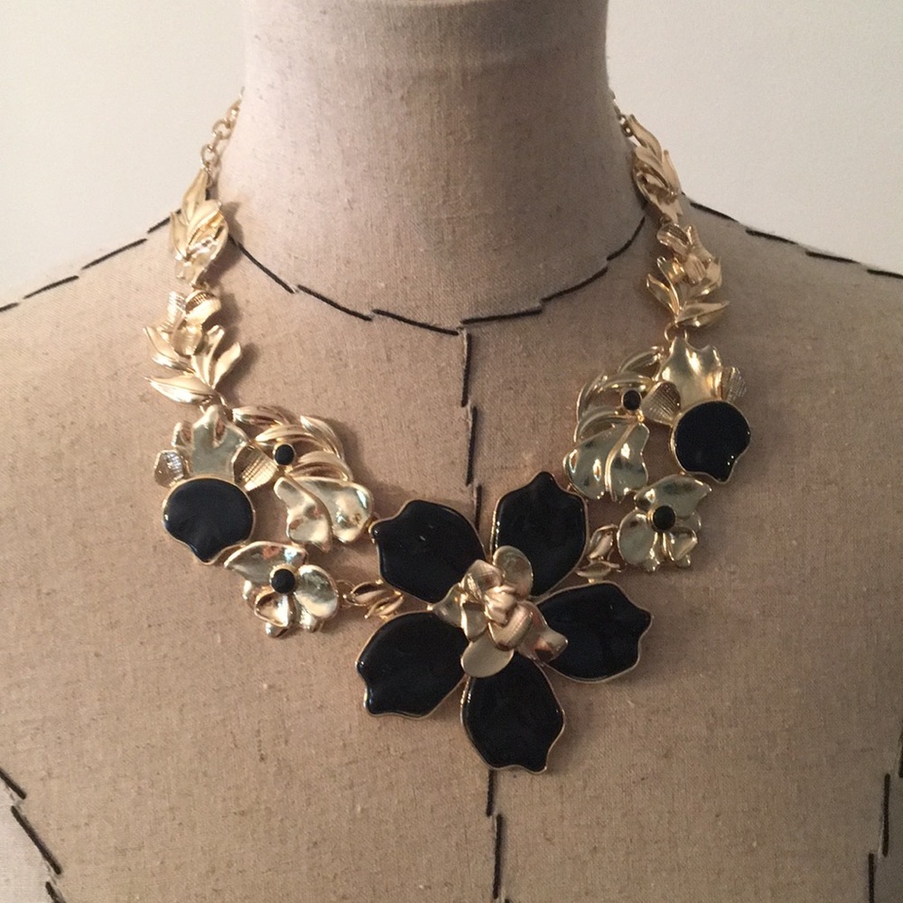 Statement necklace